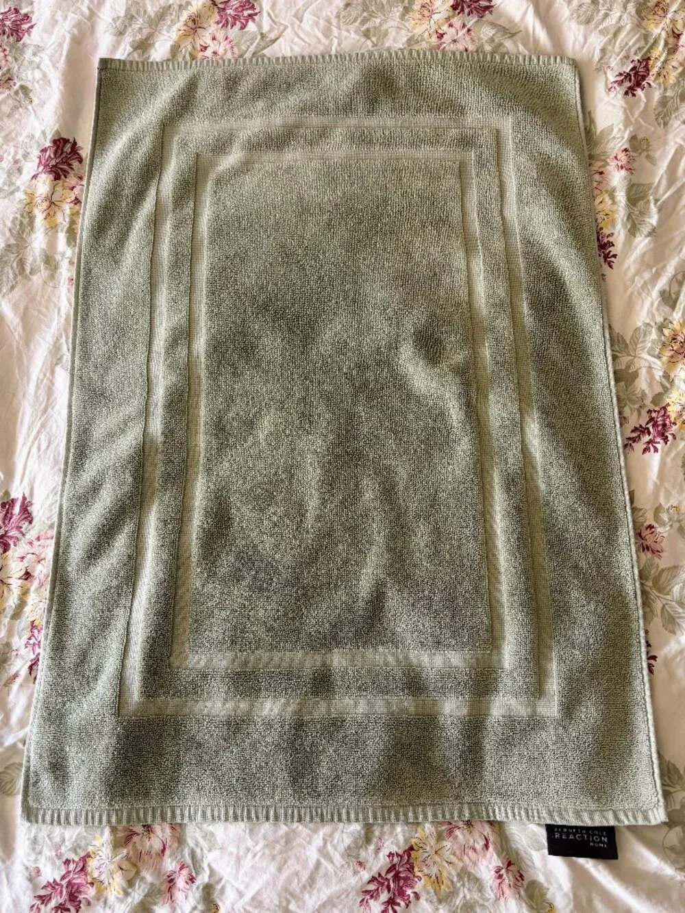Kenneth Cole Reaction Home 100% Cotton Sage Green Bath Mat